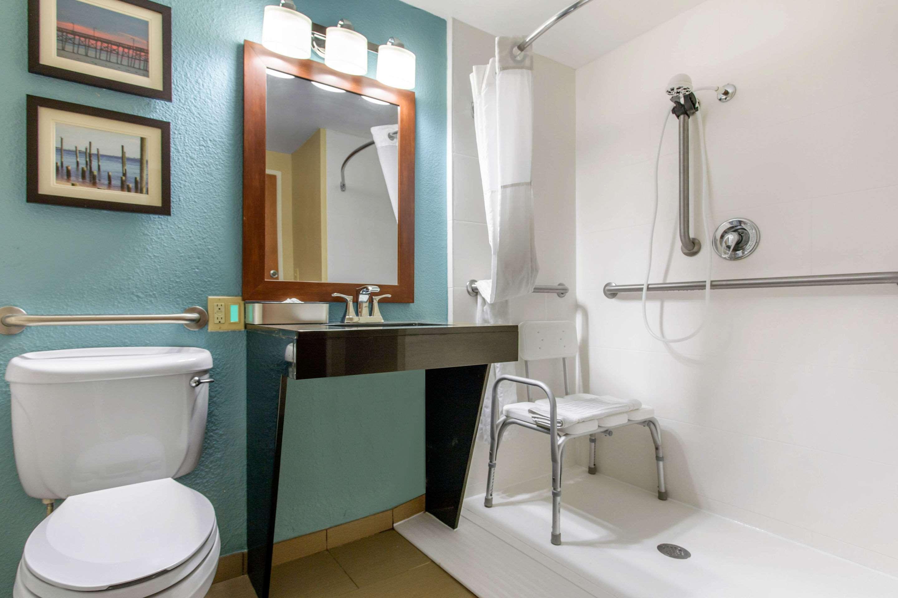Hotel Comfort - Oak Island 3*